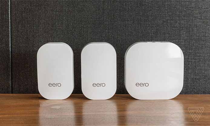 Hệ thống Wi-Fi mesh gồm 2 hay nhiều thiết bị, gồm một router chính và các thiết bị phát sóng phụ. (Ảnh: The Verge).