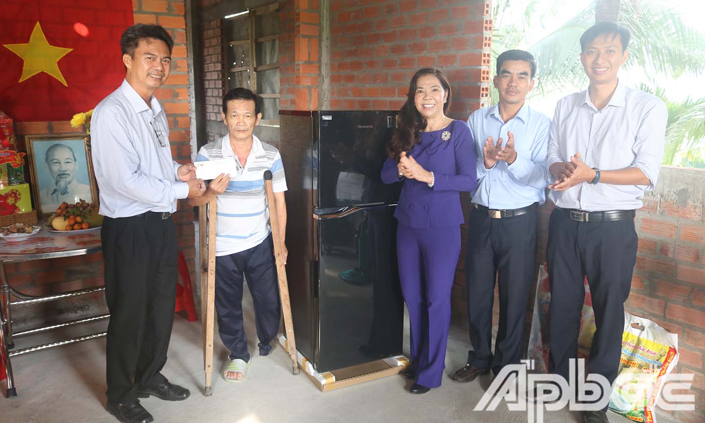 Dịp này,