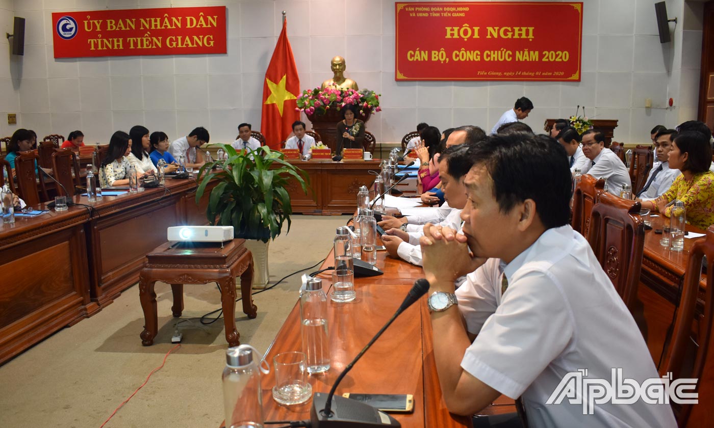 Quang cảnh hội nghi.