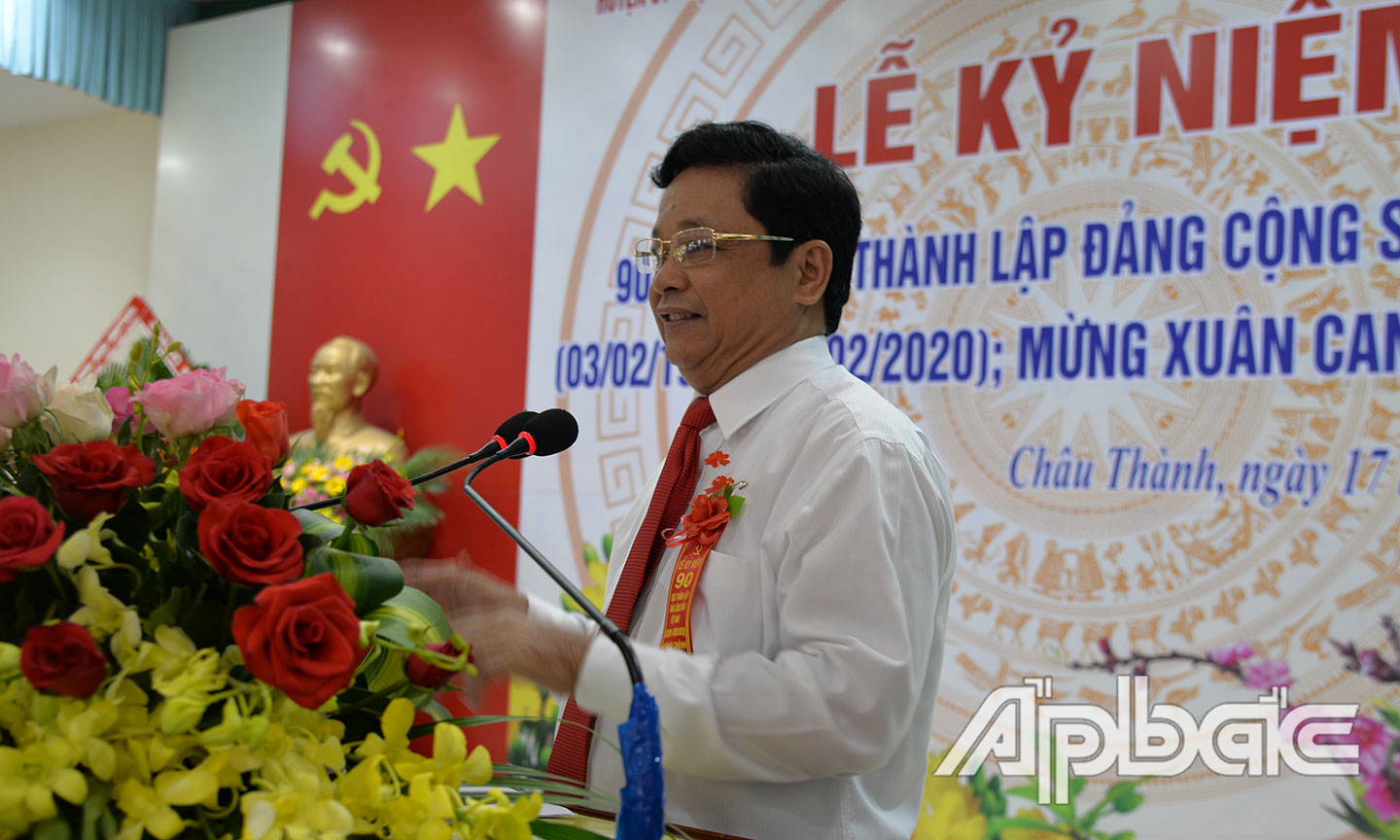 Đồng chí Trương Minh Tới ôn lại truyền thống vẻ vang.