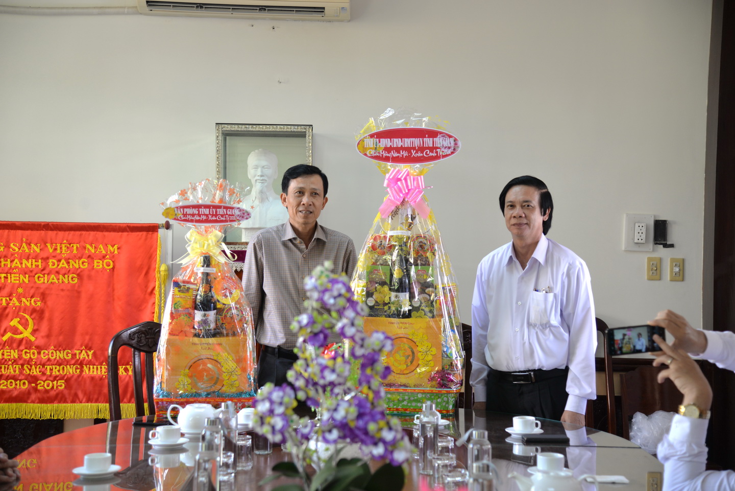 Bí thư Tỉnh ủy Nguyễn Văn Danh chúc Tết huyện ủy Gò Công Tây
