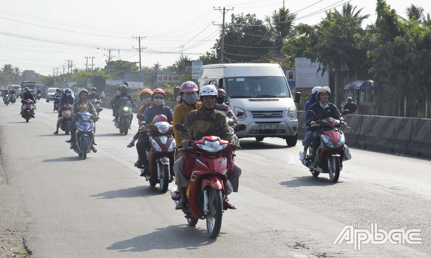 Nhìn chung, các phương tiện di chuyển tương đối thuận lợi với tốc độ trung bình.