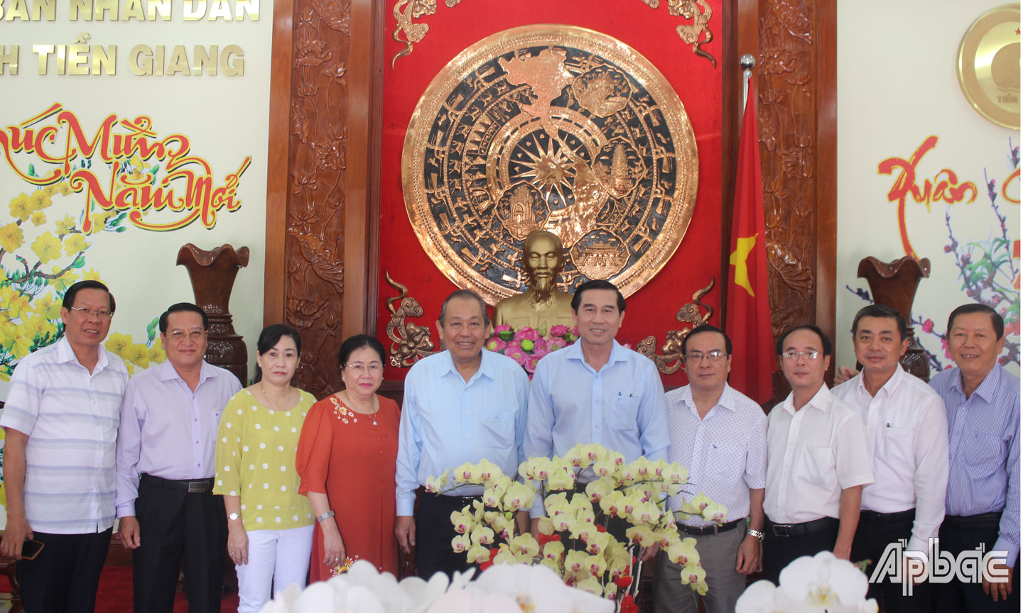 Phó Thủ tướng Thường trực Trương Hòa Bình chúc tết Tiền Giang.