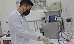 Nhiều trường học tại Đà Nẵng pha chế nước rửa tay sát khuẩn
