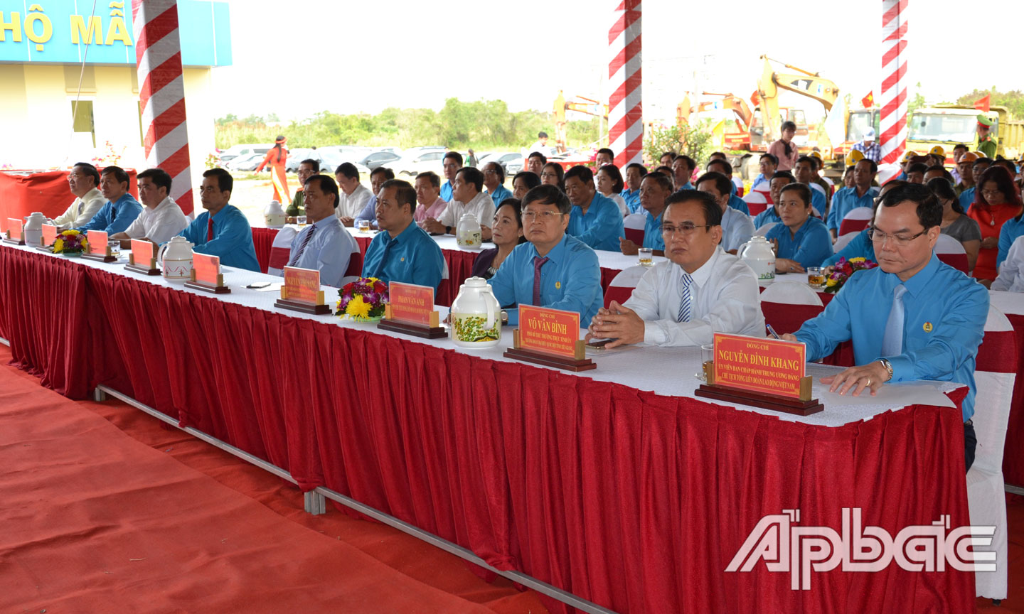 Đại biểu tham dự.
