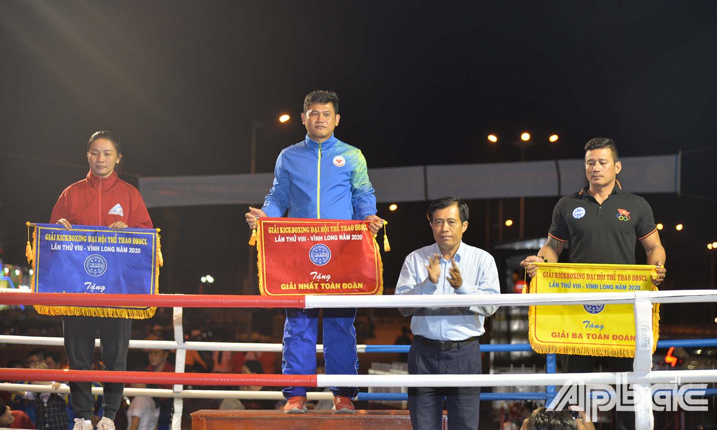 Tiền Giang đoạt hạng Nhất toàn đoàn nội dung Lowkick nam.