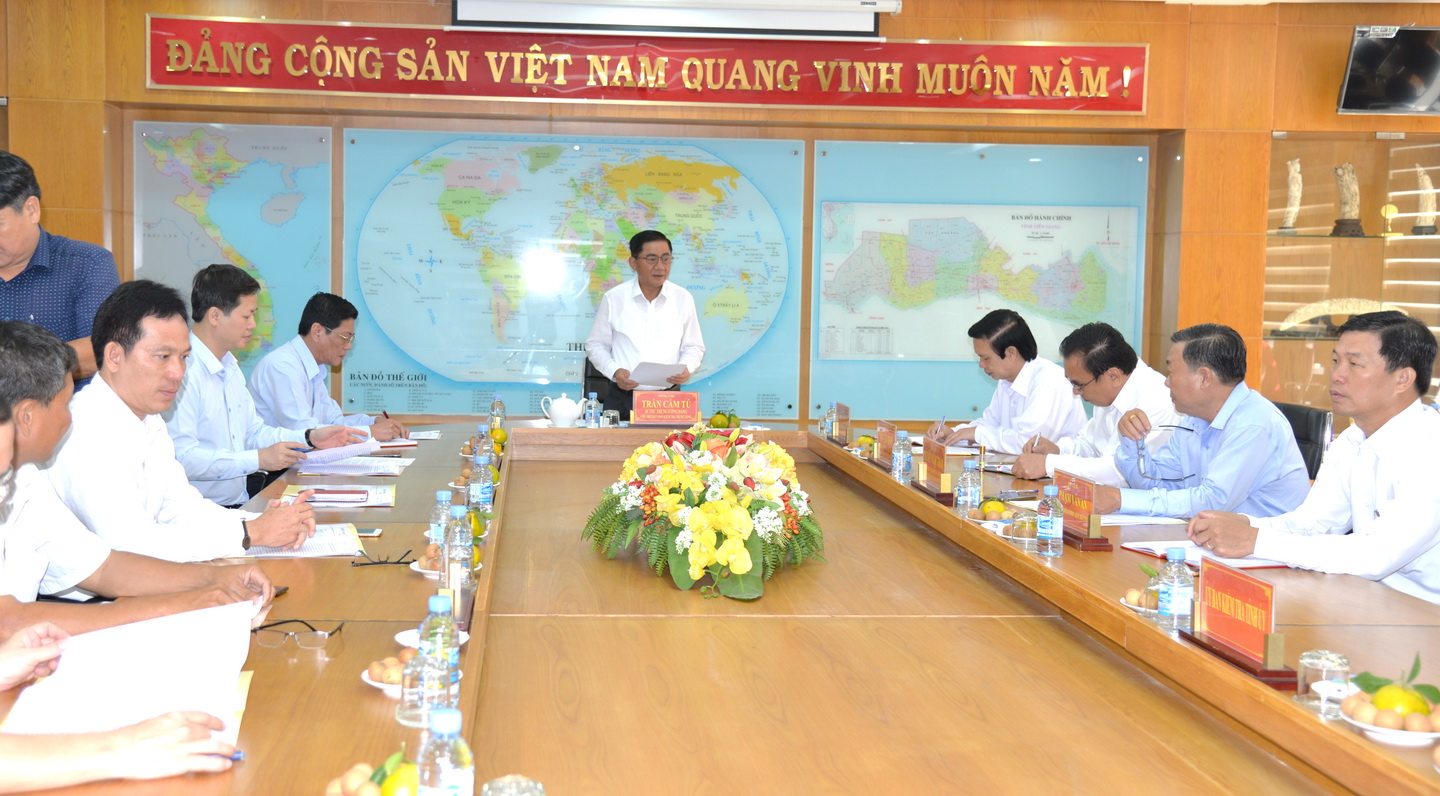 Quang cảnh buổi làm việc