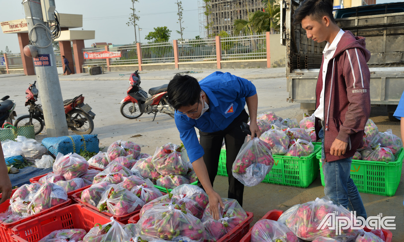 Chương trình tiếp tục được thực hiện.