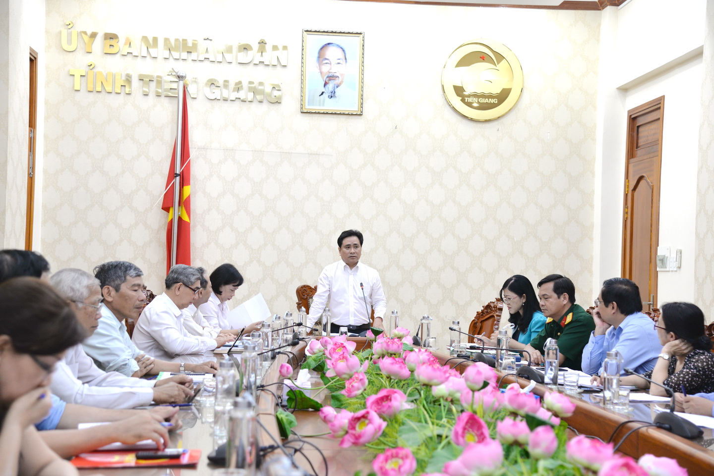 Phó Chủ tịch UBND tình Trần Văn Dũng chỉ đạo các sở, ngành, đoàn thể tích cực thực hiện giải pháp phòng, chống bệnh do nCoV