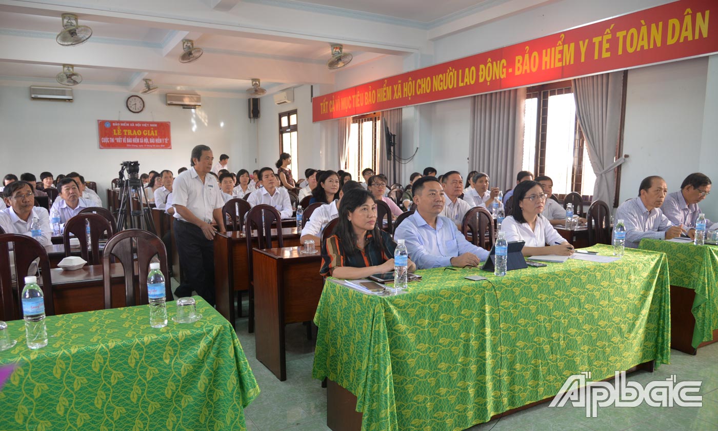 Tại điểm cầu Tiền Giang.