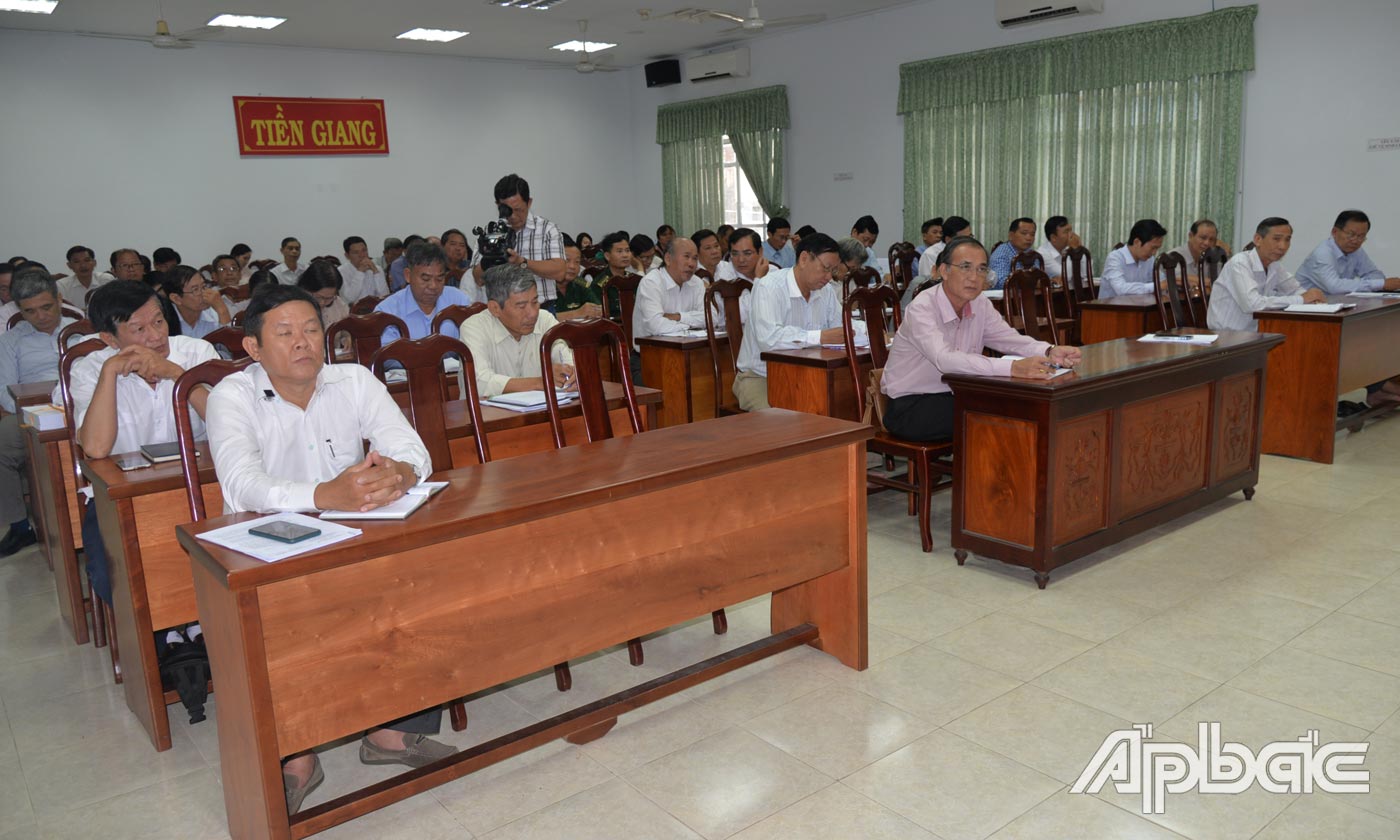 Quang cảnh hội nghi.