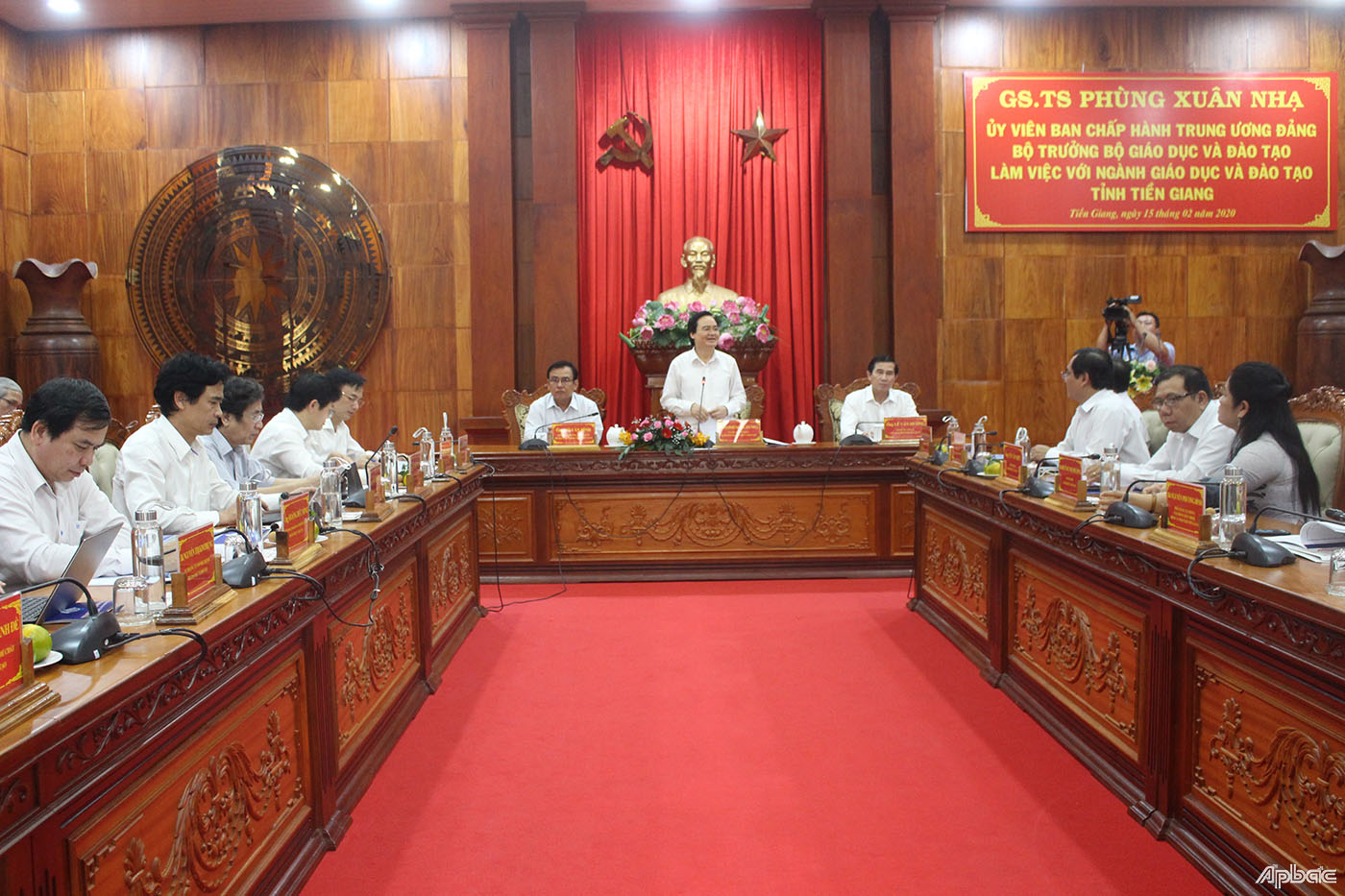 Đoàn công tác của Bộ GD-ĐT làm việc tại Tiền Giang. 