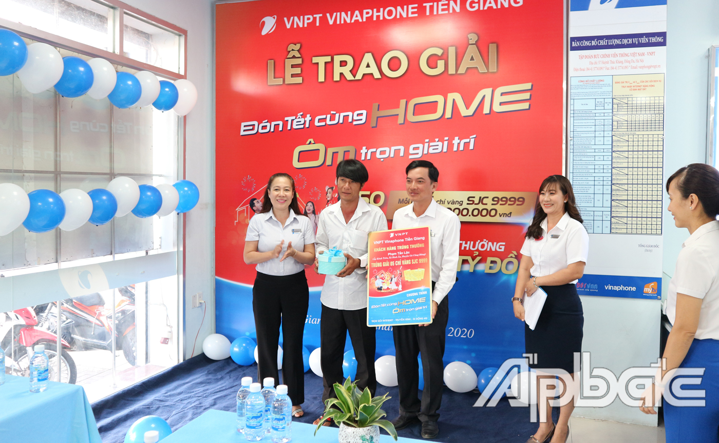 Khách hàng Phạm Tấn Lộc (ấp Kênh Trên, xã Bình Ân, huyện Gò Công Đông)