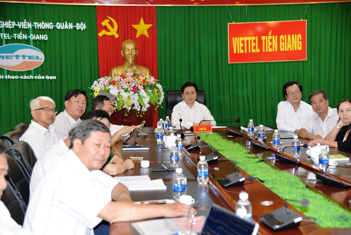 Đồng chí Trần Văn Dũng, Phó Chủ tịch UBND tỉnh chủ trì hội nghị tại điểm cầu Tiền Giang