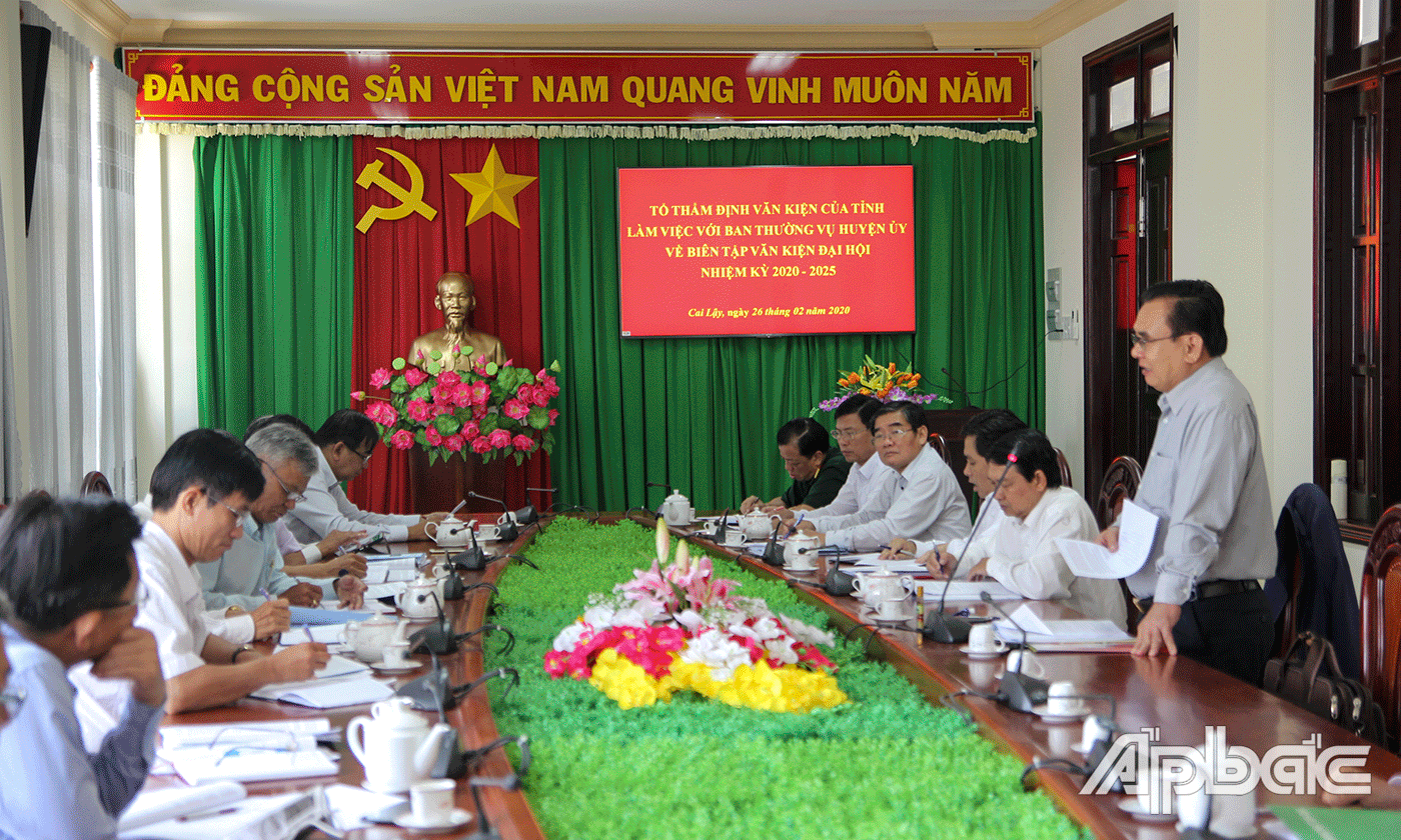 Quang cảnh buổi làm việc.