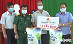 Công ty cổ phần Tập đoàn Lộc Trời trao tặng 10 tấn gạo