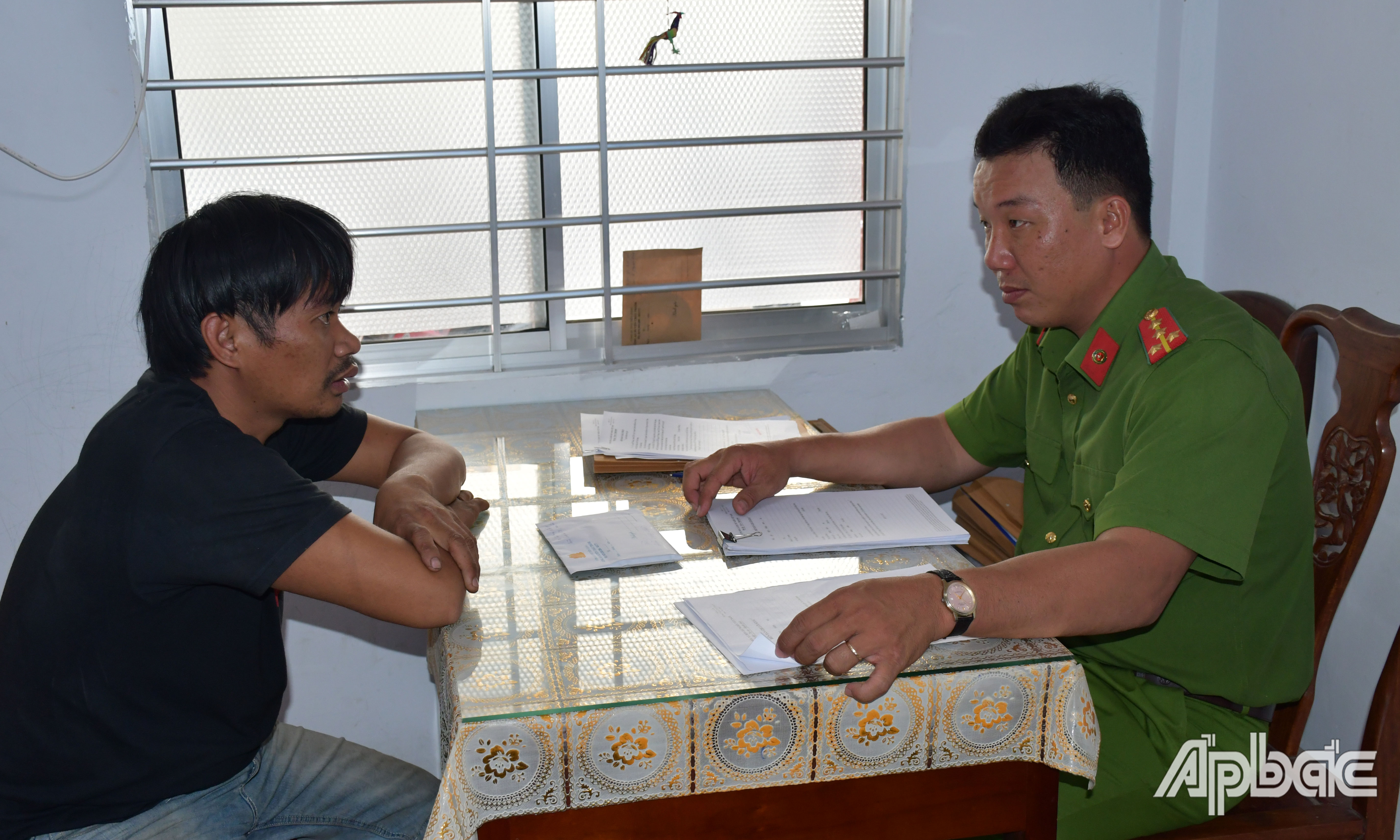 Bình tại cơ quan Công an.