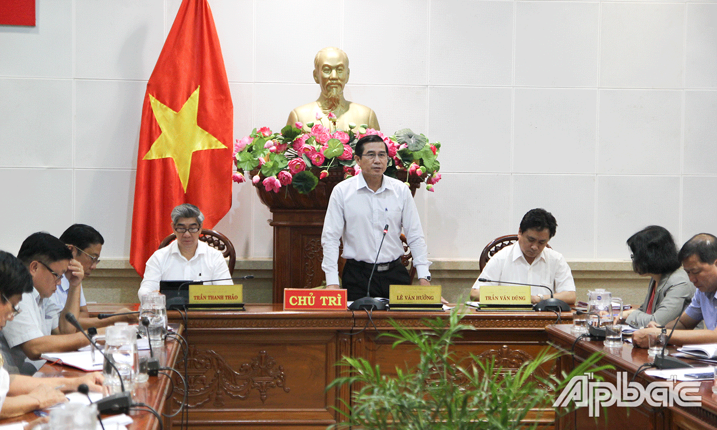 Chủ tịch UBND tỉnh Lê Văn Hưởng chỉ đạo công tác phòng, chống bệnh Covid-19.