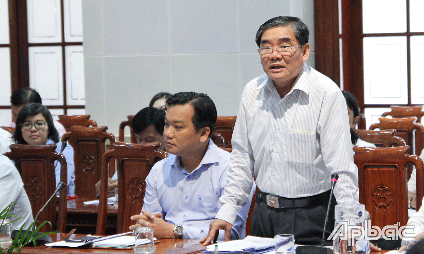 Giám đốc Sở Giáo dục và Đào Tạo Nguyễn Hồng Oanh phát biểu tại buổi làm việc.