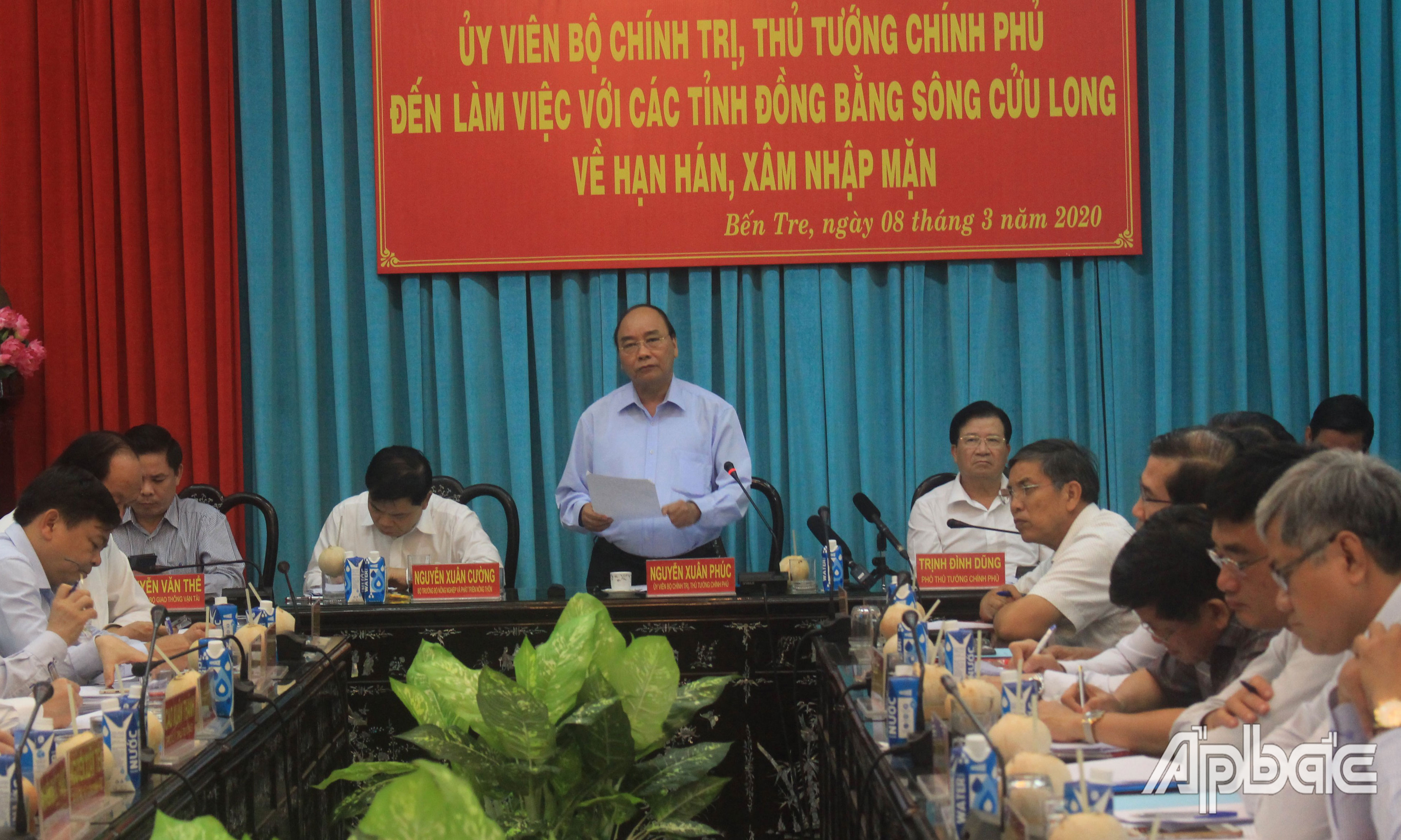 Thủ tướng Nguyễn Xuân Phúc phát biểu tại buổi làm việc.