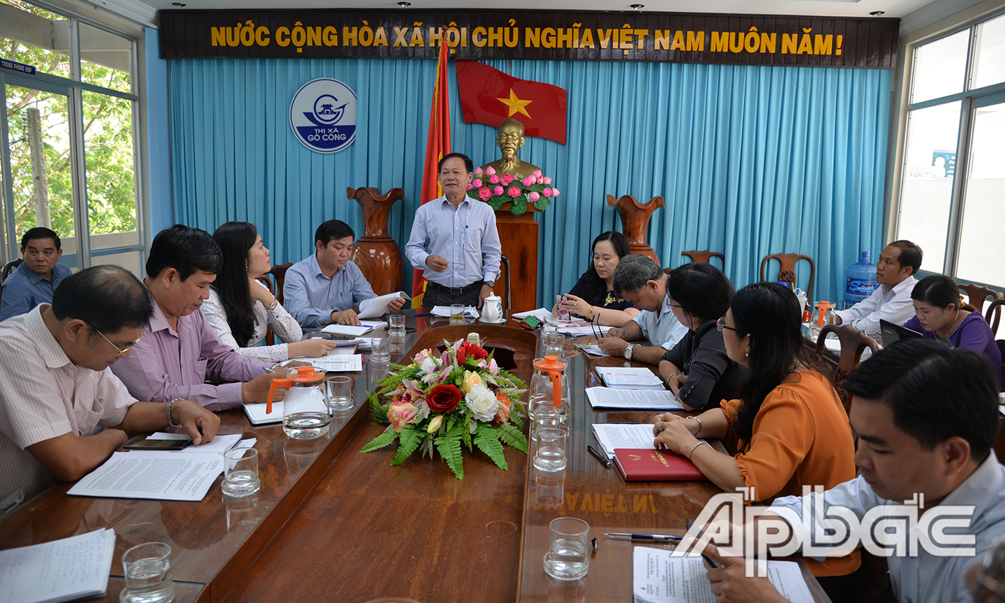 Đoàn giám sát làm việc tại UBND TX. Gò Công.