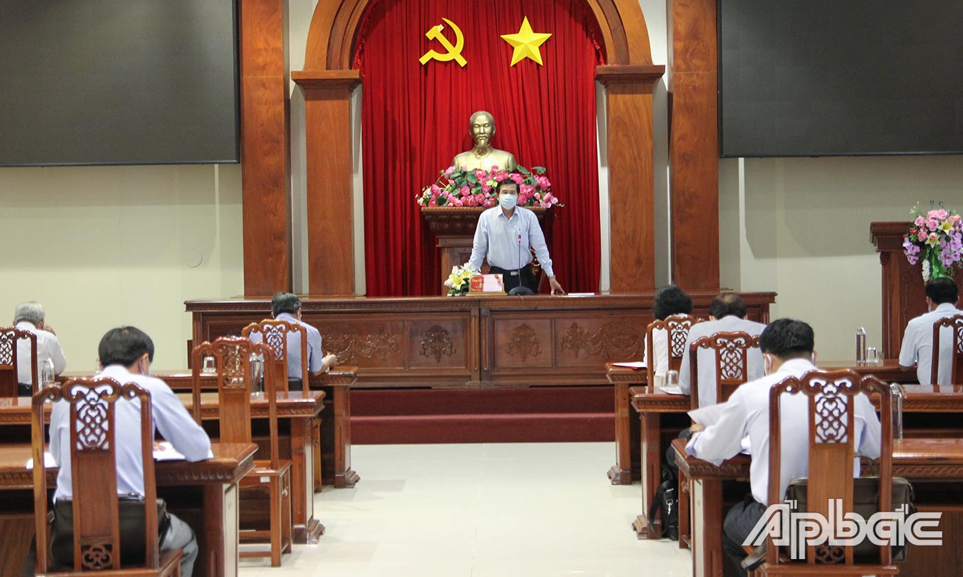 Quang cảnh buổi làm việc.