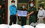 Trao tặng 1 tấn gạo cho Trung đoàn 924