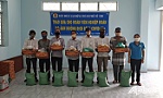 Trao quà cho đoàn viên nghiệp đoàn