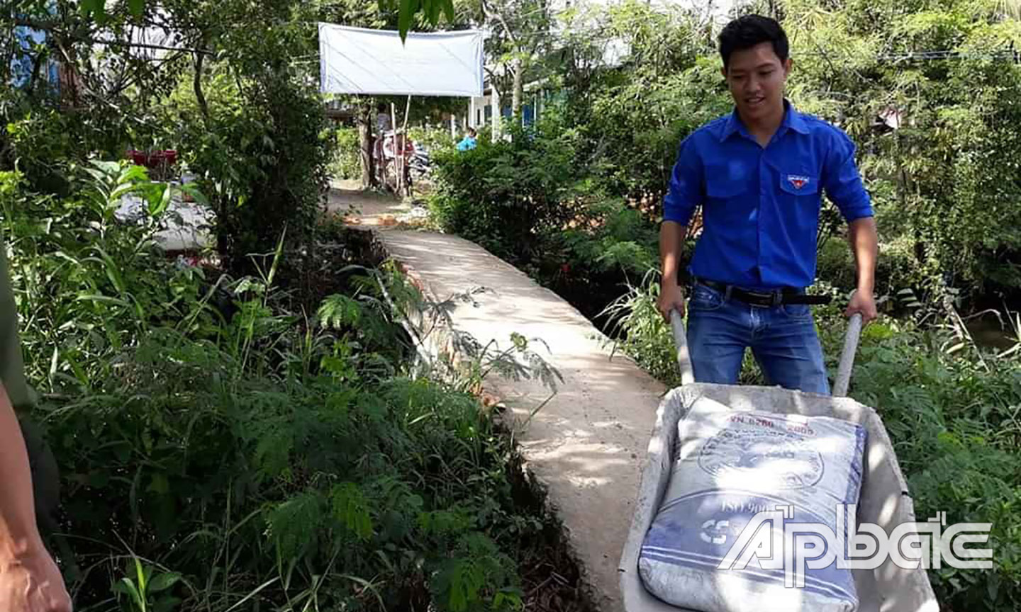 Nguyễn Hoài Ân luôn năng nổ, nhiệt huyết tham gia các hoạt động của Đoàn (Ảnh chụp năm 2019).