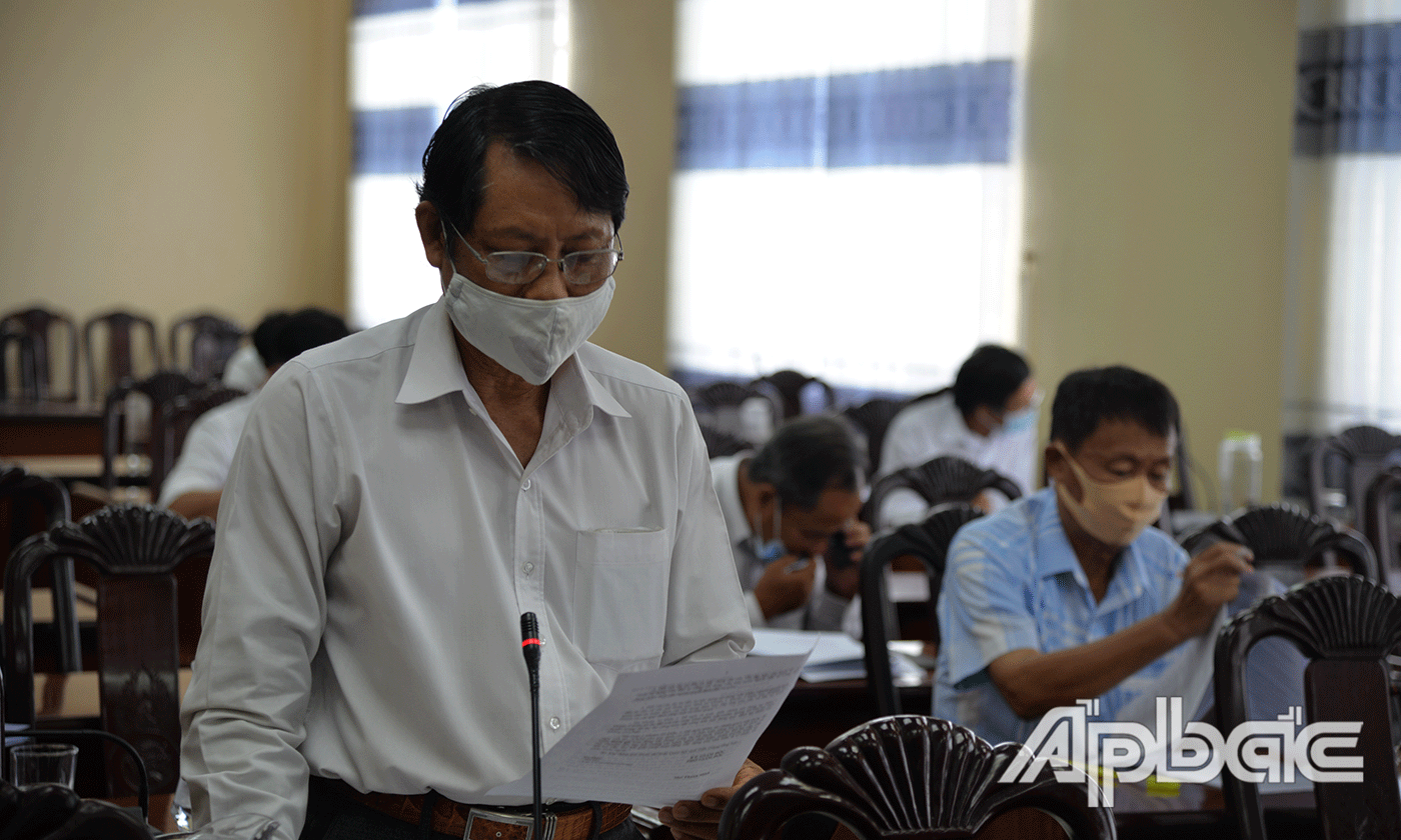 Lãnh đạo Sở Xây dựng phát biểu tại buổi họp