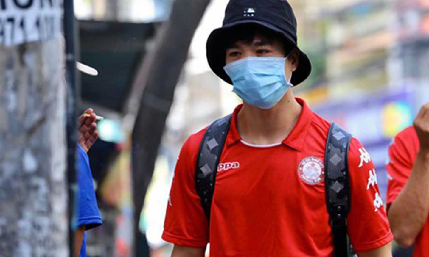 Công Phượng cùng các cầu thủ TP.Hồ Chí Minh ra sân tập. Ảnh: HCMCFC 