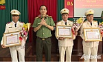 Công an tỉnh trao Huy hiệu Đảng đợt 19-5