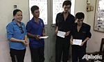 TP. Mỹ Tho: Thăm, tặng quà cho 11 công nhân bị tai nạn lao động