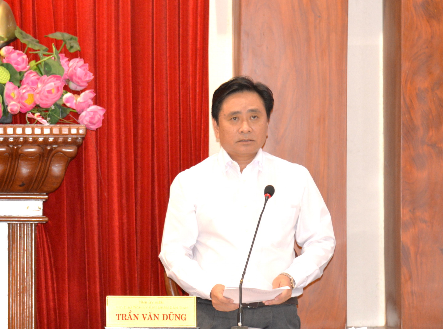 Phó Chủ tịch UBND tỉnh Trần Văn Dũng chỉ đạo nỗ lực kéo giảm ca mắc và không để tử vong vì sốt xuất huyết