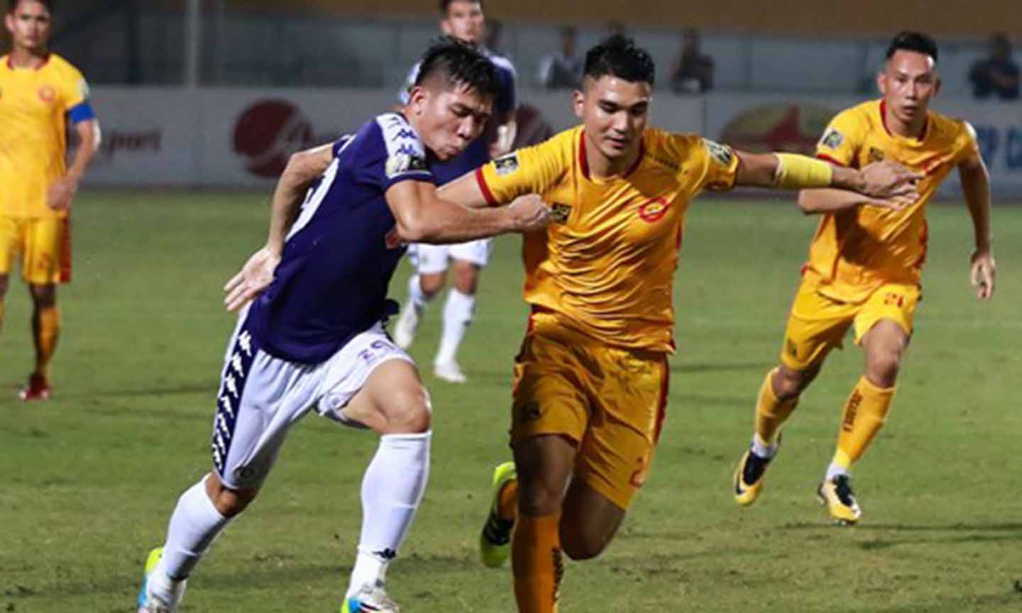  Theo thể thức mới V-League 2020, các đội đã chắc suất đi tiếp ở giai đoạn một có thể buông lỏng ở những trận đấu còn lại, dành sức cho giai đoạn tiếp theo. (Ảnh: Nguyên An/Vietnam+