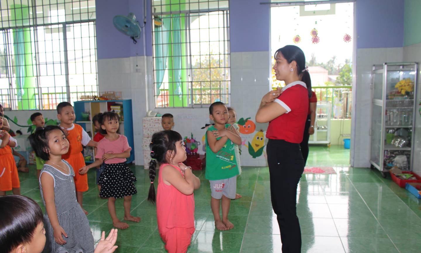 Buổi học đầu tiên sau kỳ nghỉ dịch vui tươi, đầy ắp tiếng cười.