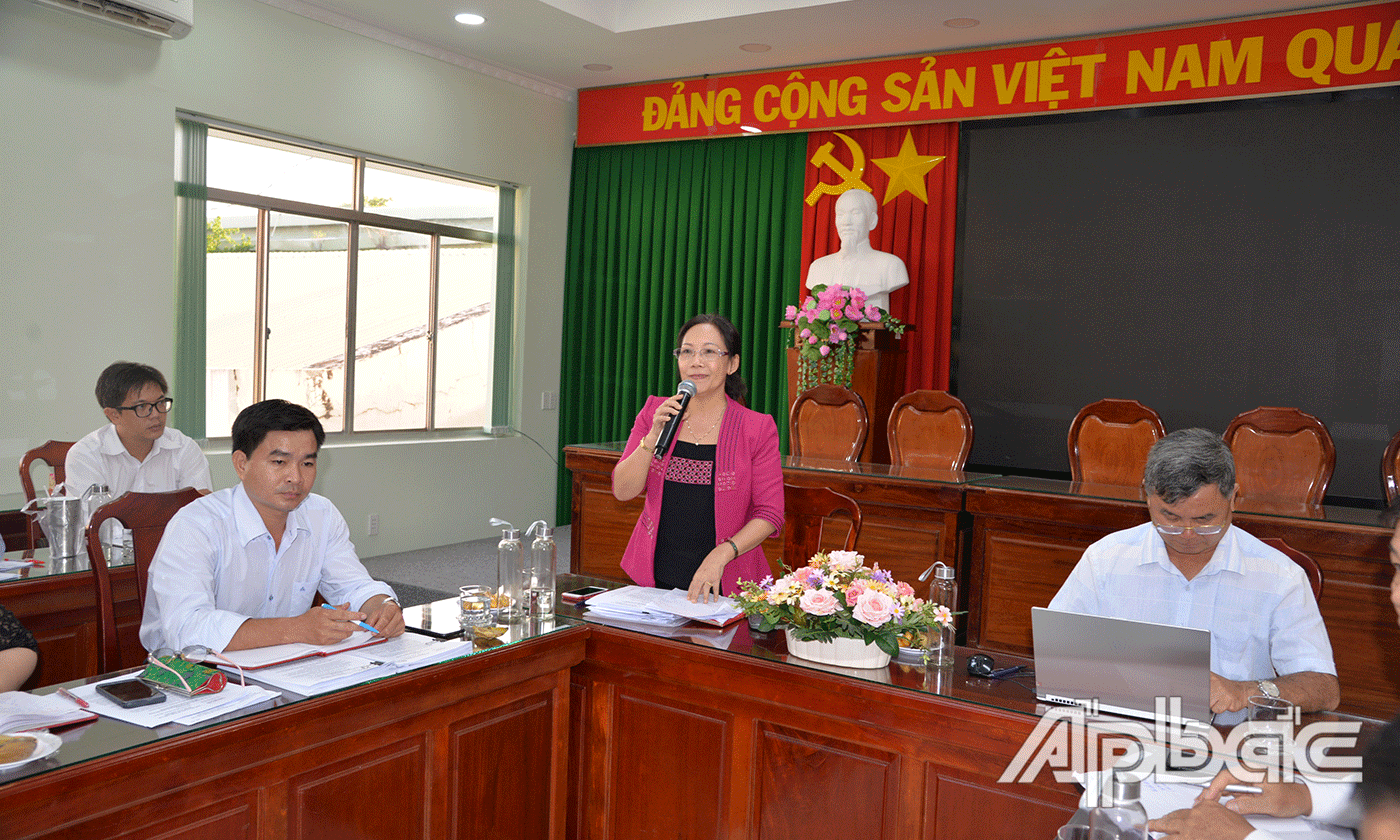Đồng chí Nguyễn Thị Sáng phát biểu tại buổi làm việc