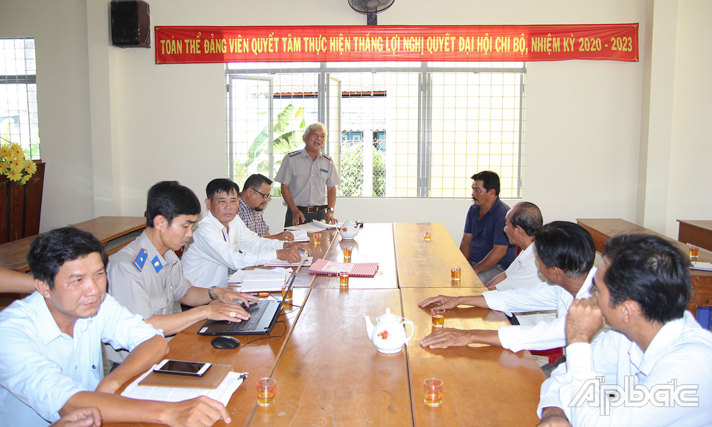 Quang cảnh buổi làm việc.