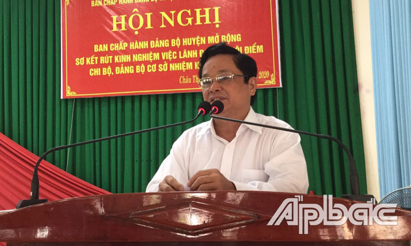 Đồng chí Trương Minh Tới phát biểu kết luận Hội nghị sơ kết đại hội điểm.