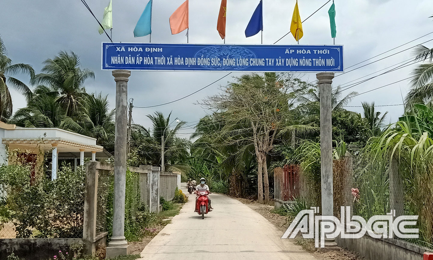 Tuyến đường dal Hòa Thới - An Cư hoàn thành trong niềm phấn khởi của người dân.