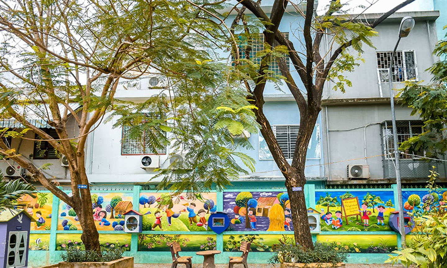 Các trường cần tiến hành kiểm tra, cắt tỉa, xử lý các cây nguy hiểm, có thể gãy đổ… nhằm bảo đảm an toàn tuyệt đối cho học sinh, giáo viên.