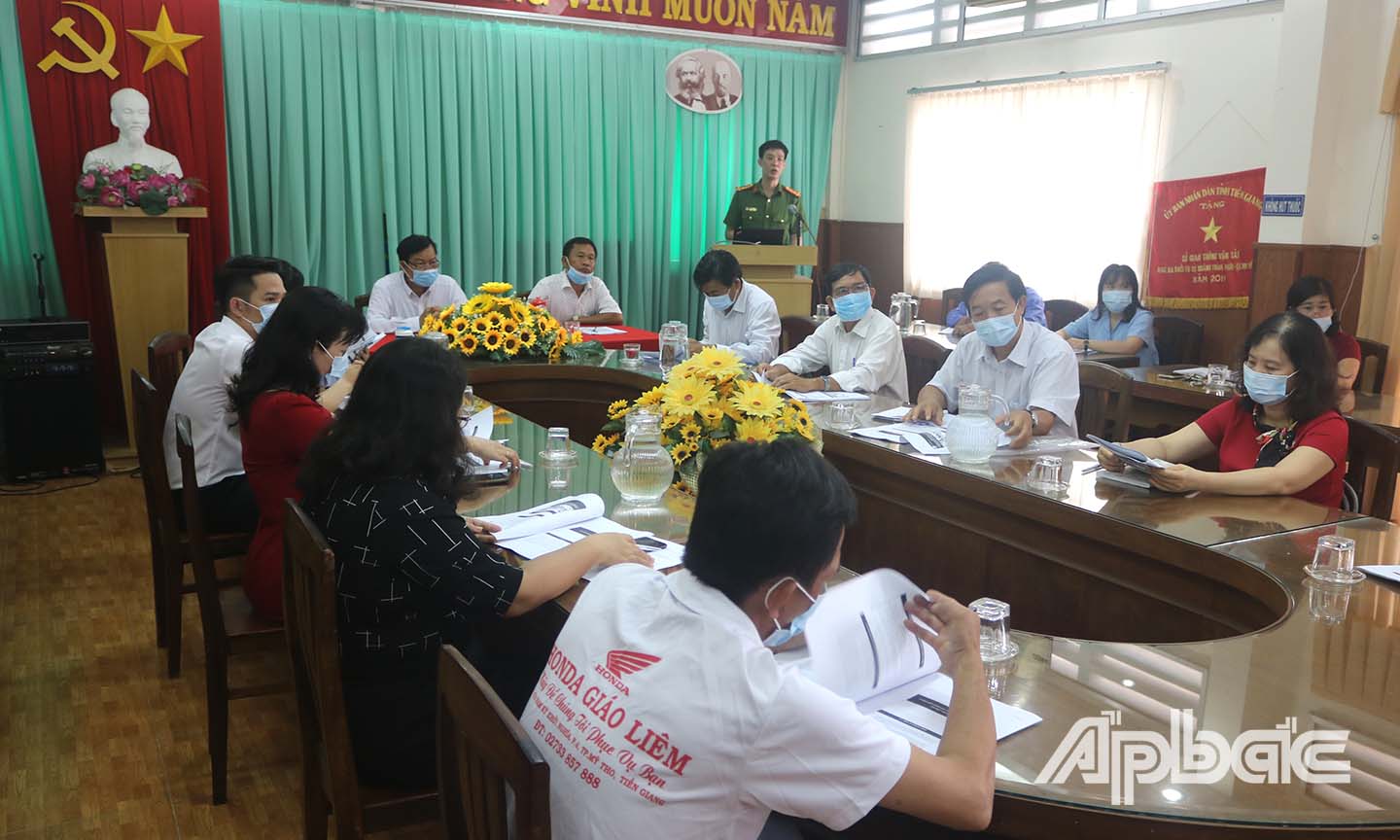Các đại biểu tham dự hội thảo.