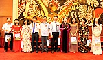 Chủ tịch Quốc hội gặp mặt những người làm báo tiêu biểu