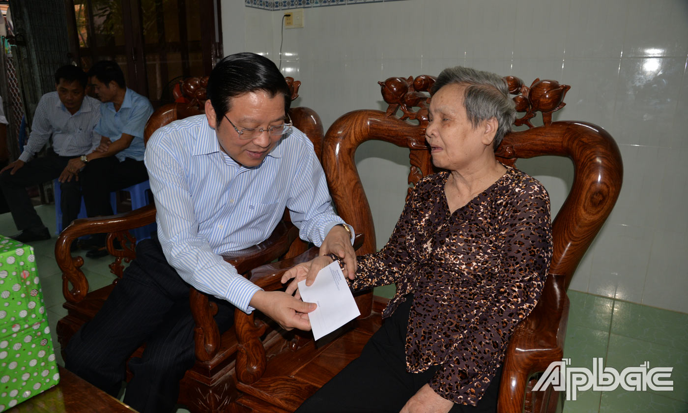 Thương binh Hồ Thị Út,