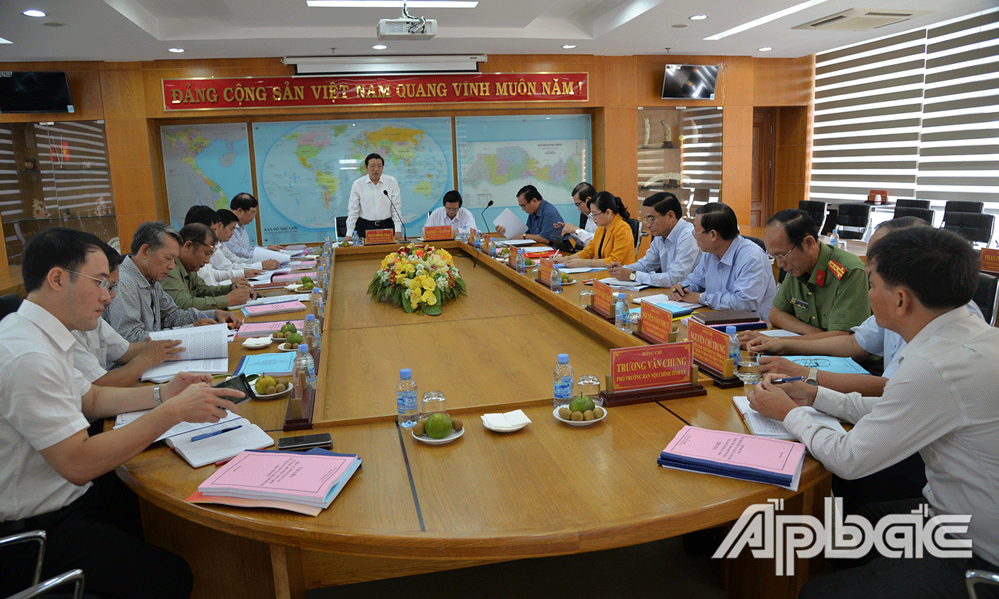 Quang cảnh buổi làm việc