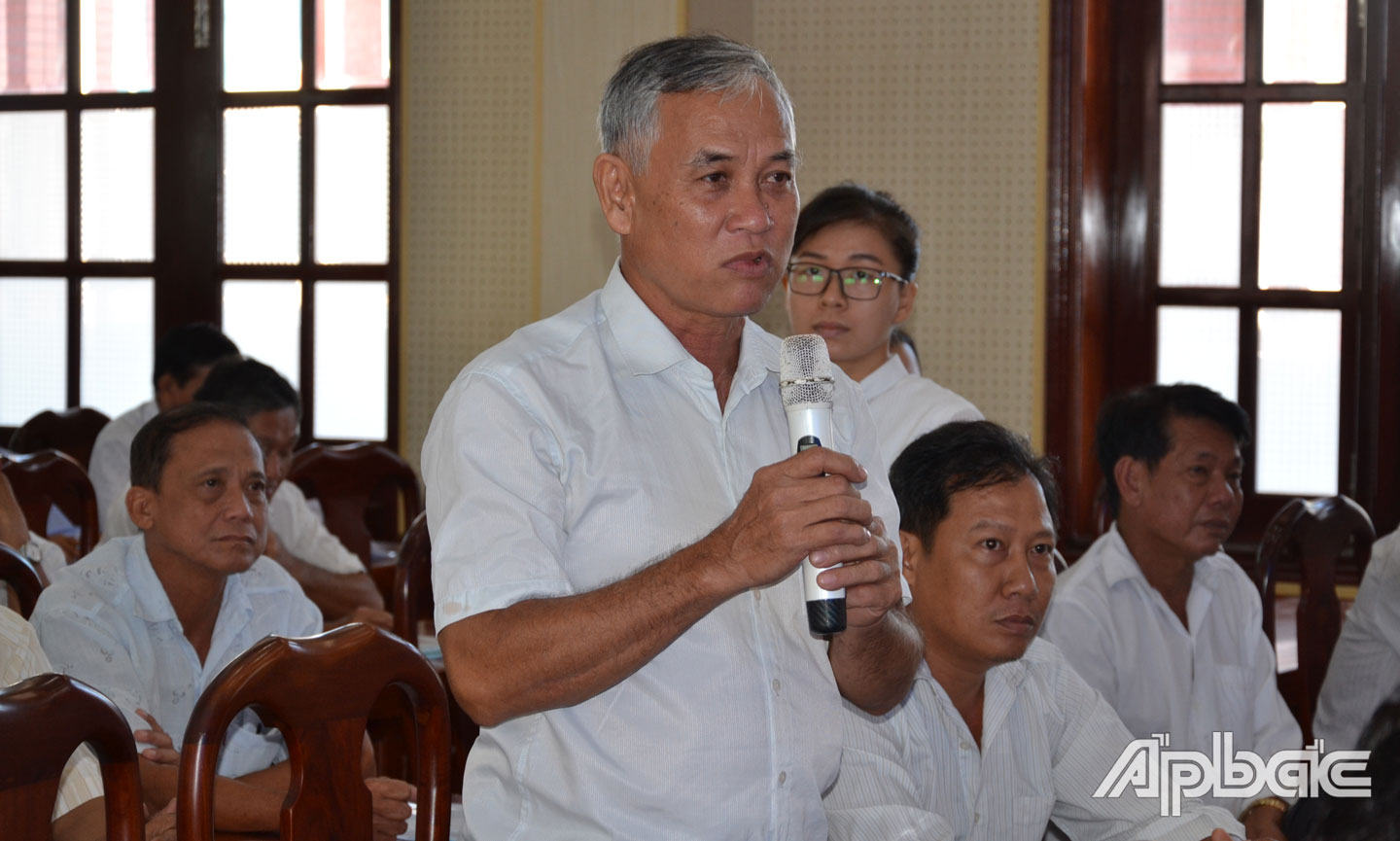 Nhà vườn trồng sầu riêng phát biểu ý kiến.