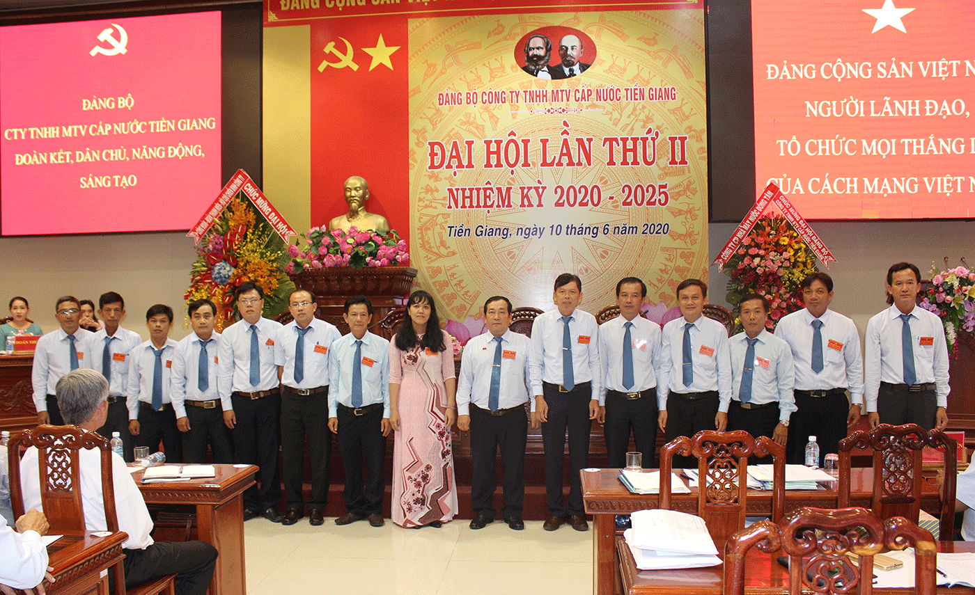 Ban Chấp hành Đảng bộ Công ty nhiệm kỳ 2020 – 2025 ra mắt trước đại hội.