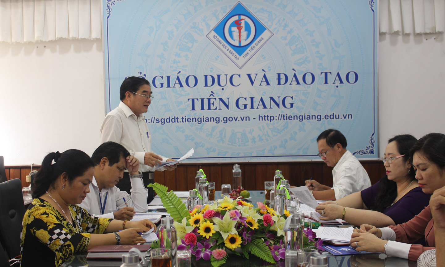  Quang cảnh làm việc.  