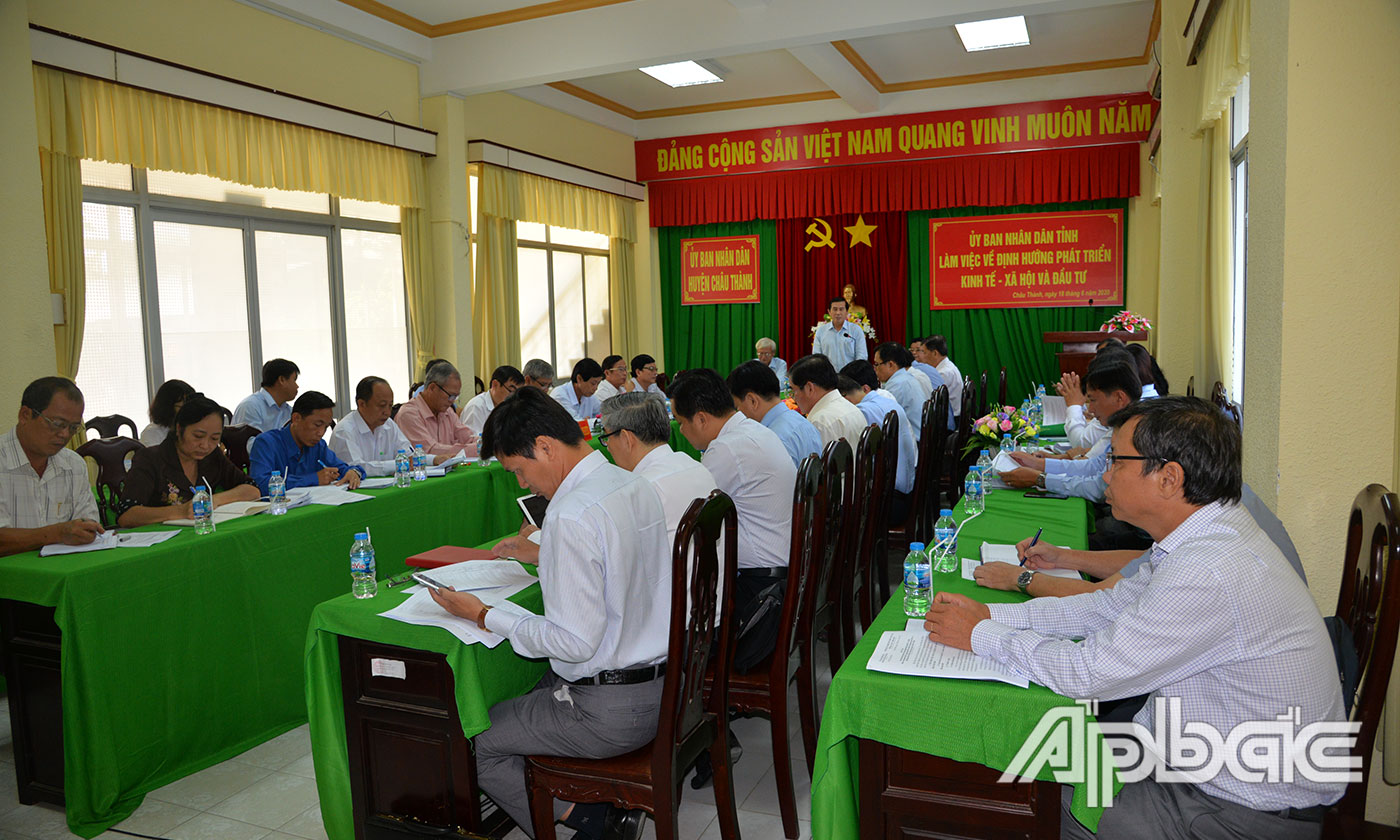 Quang cảnh buổi làm việc