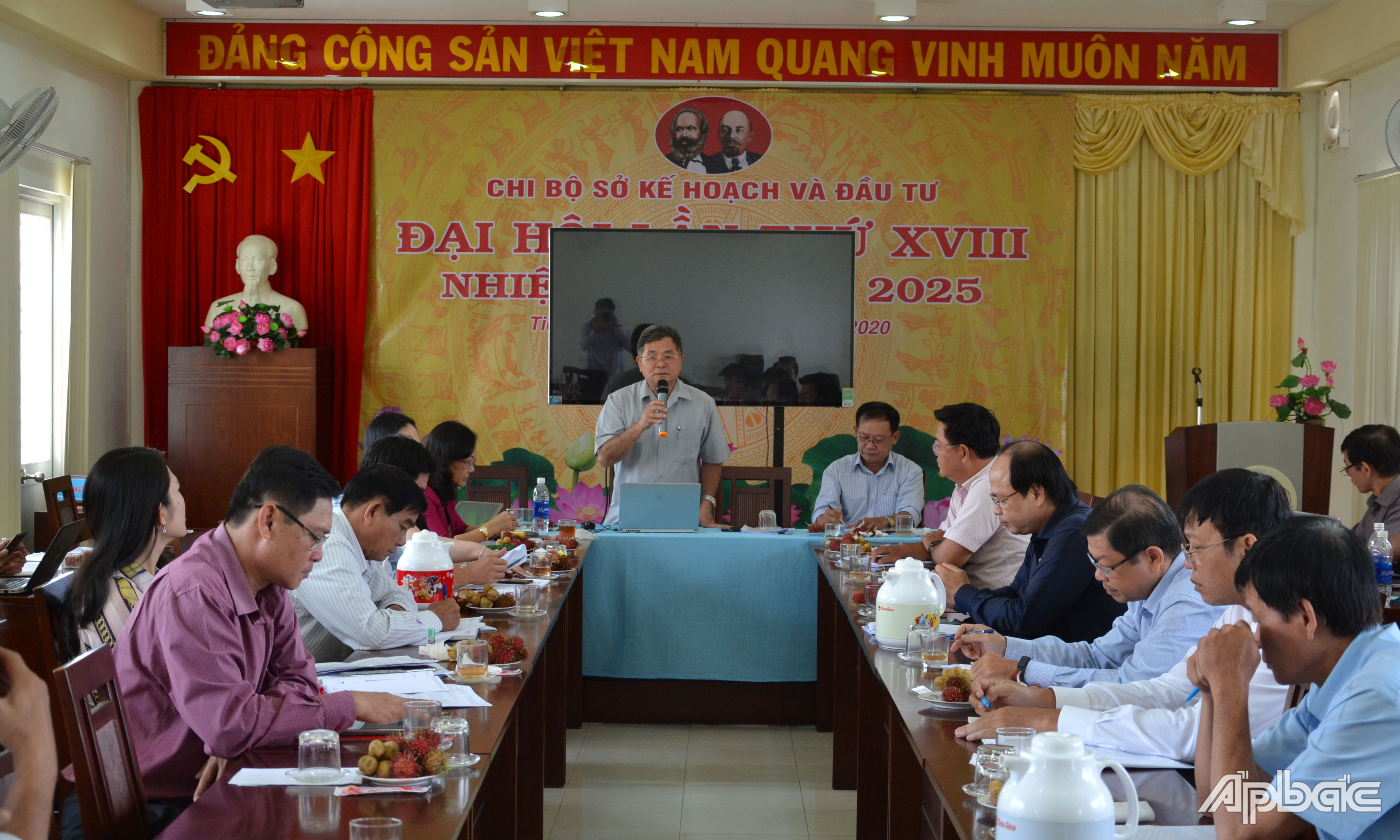 Đồng chí Phạm Văn Bảy phát biểu tại buổi làm việc.